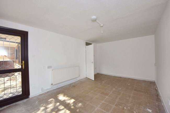 17 Pincey Mead, Pitsea, Basildon, SS13 3EW 3