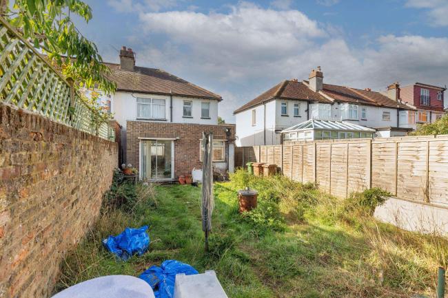 18 Prince of Wales Road, Sutton, Surrey, SM1 3PA 4