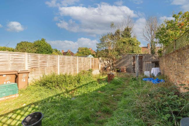 18 Prince of Wales Road, Sutton, Surrey, SM1 3PA 4