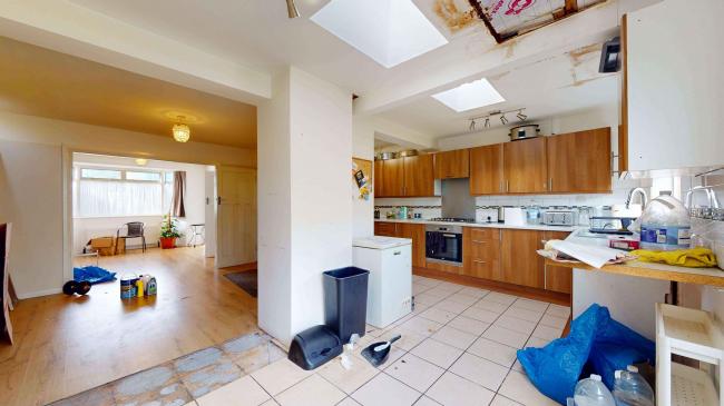 18 Prince of Wales Road, Sutton, Surrey, SM1 3PA 4