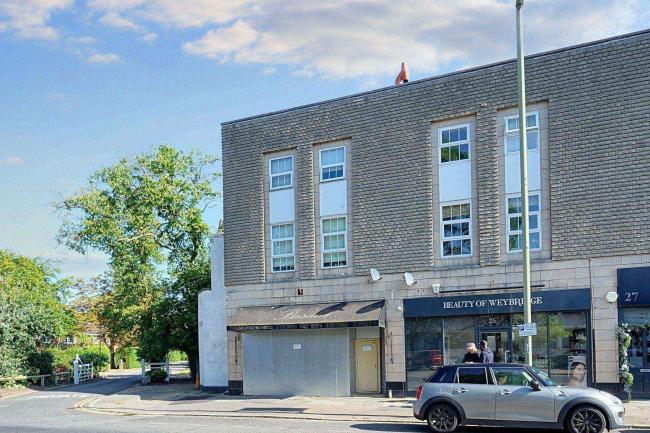 23 Queens Road, Weybridge, Surrey KT13 9UG 15