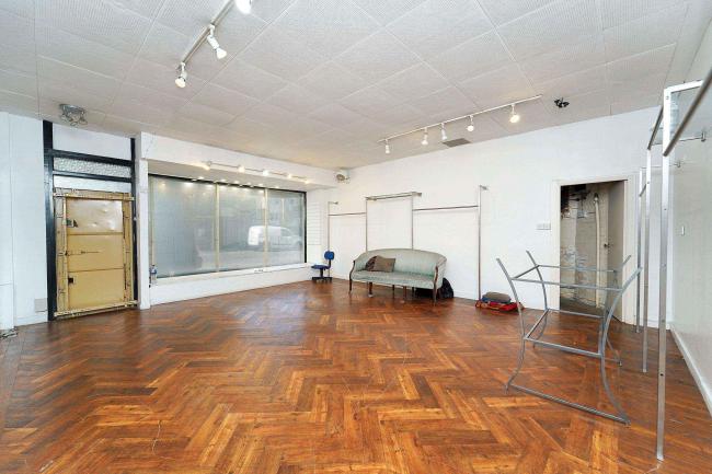 23 Queens Road, Weybridge, Surrey KT13 9UG 15