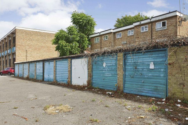 Oxford Gardens Garages, London, N21 2AN 6