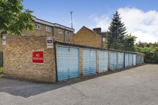 Oxford Gardens Garages, London, N21 2AN 6