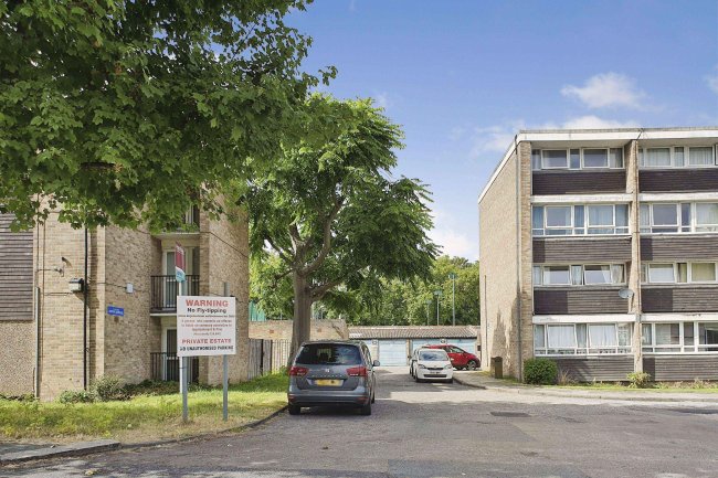 Oxford Gardens Garages, London, N21 2AN 6