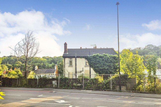 2 Godstone Road, Kenley, CR8 5JE 1