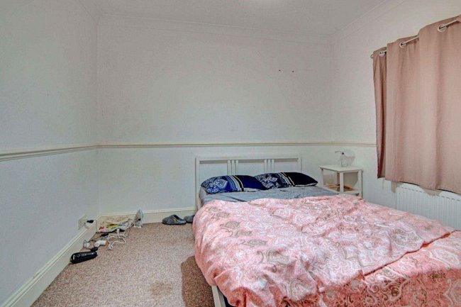 165-167 French Street, Sunbury on Thames, Surrey, TW16 5JY 1