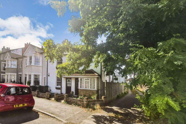 165-167 French Street, Sunbury on Thames, Surrey, TW16 5JY 1