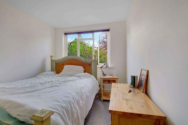 Flats A B and C, 165 French Street, Sunbury on Thames, Surrey, TW16 5JY 7