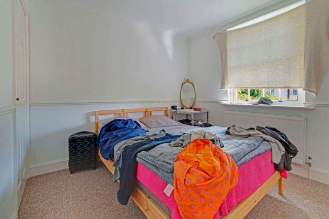 165-167 French Street, Sunbury on Thames, Surrey, TW16 5JY 1