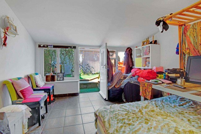 Flats A B and C, 165 French Street, Sunbury on Thames, Surrey, TW16 5JY 7