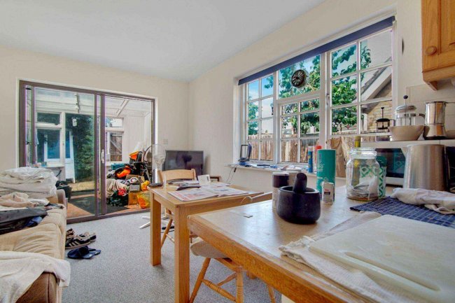 Flats A B and C, 165 French Street, Sunbury on Thames, Surrey, TW16 5JY 7