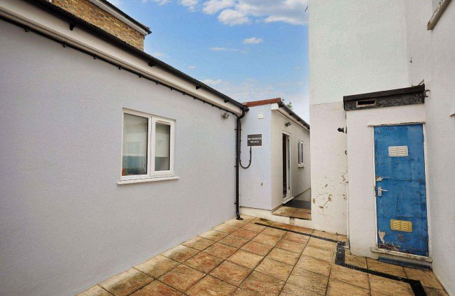 Rear of 243 Beckenham Road, Beckenham, BR3 4RP 2