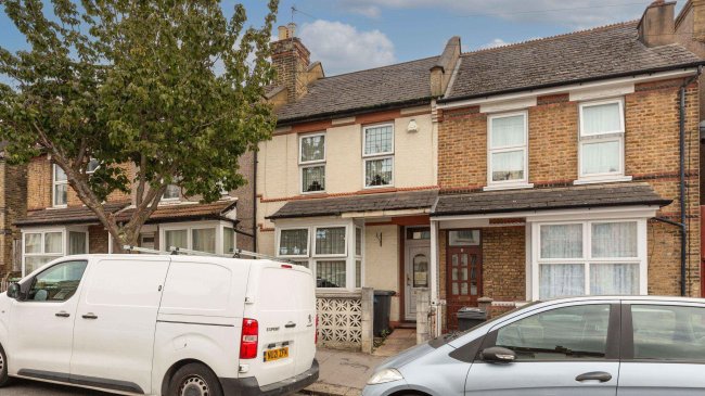 13 Pemdevon Road, Croydon, CR0 3QQ 10