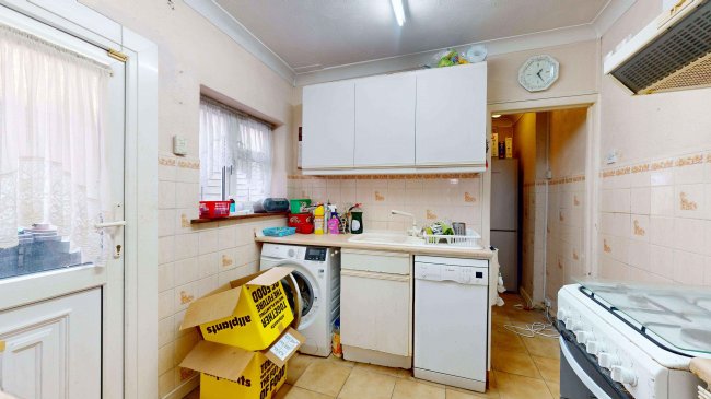 13 Pemdevon Road, Croydon, CR0 3QQ 10