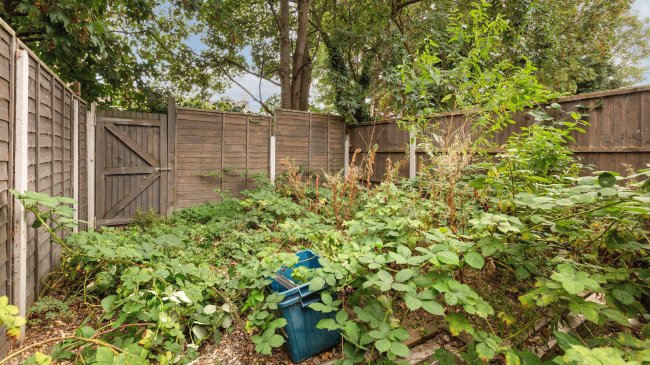 13 Pemdevon Road, Croydon, CR0 3QQ 10