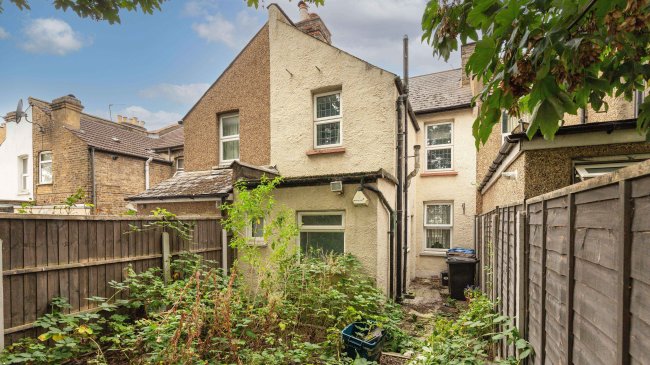 13 Pemdevon Road, Croydon, CR0 3QQ 10