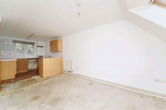 Flat 39 Atholl Court and Garage No 26, Kingsway Gardens, Andover, SP10 4BB 6