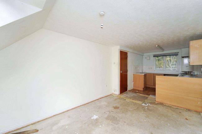 Flat 39 Atholl Court and Garage No 26, Kingsway Gardens, Andover, SP10 4BB 6