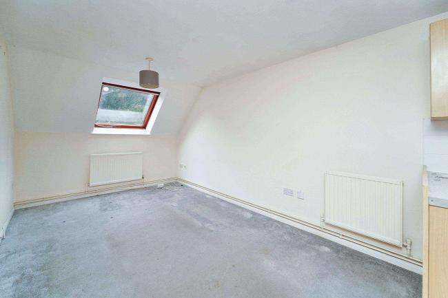 Flat 45 Atholl Court & Garage 21, Kingsway Gardens, Andover, SP10 4BB 7