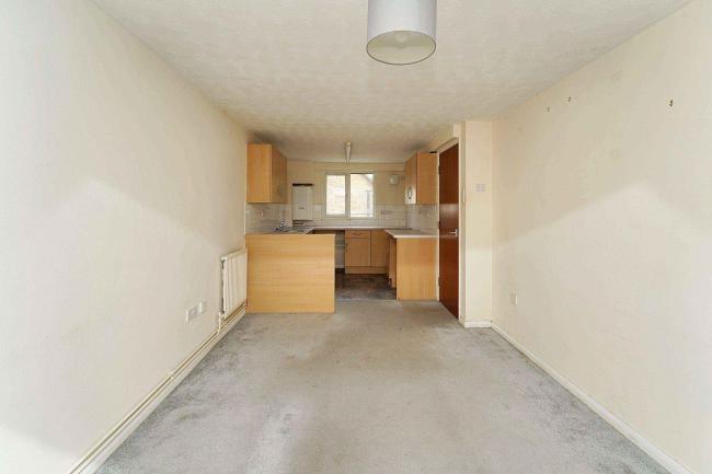 Flat 45 Atholl Court & Garage 21, Kingsway Gardens, Andover, SP10 4BB 7