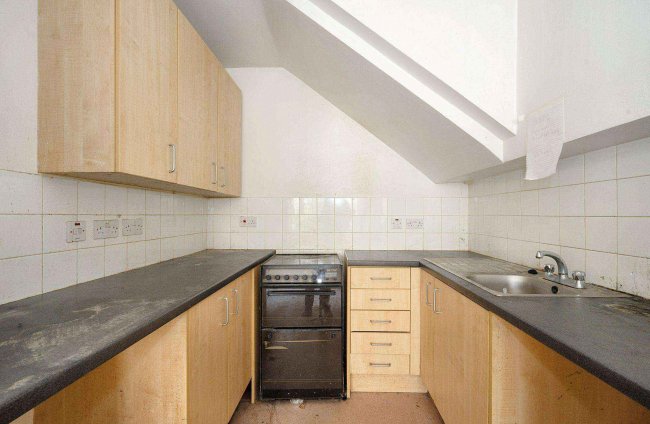 Flat A, 127 Elgin Avenue, London W9 2NR 6