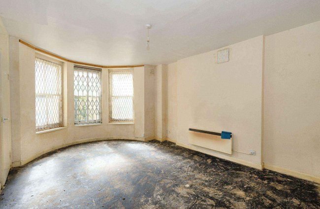 Flat A, 127 Elgin Avenue, London W9 2NR 6