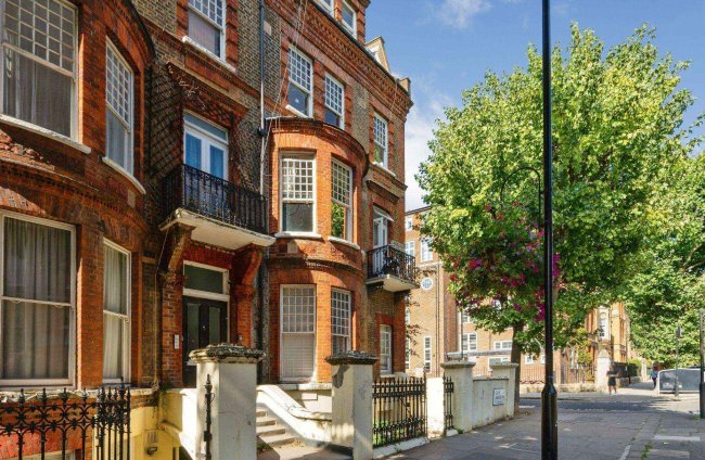 Flat A, 127 Elgin Avenue, London W9 2NR 6