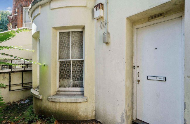 Flat A, 127 Elgin Avenue, London W9 2NR 6