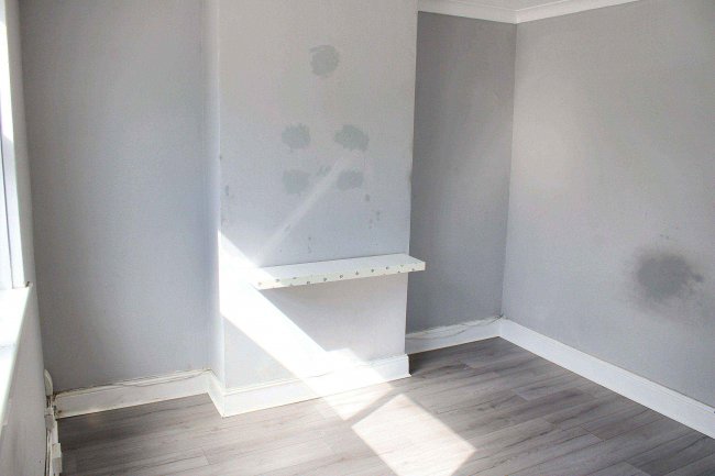 2 East Street, Chatham, Kent, ME4 5NJ 5