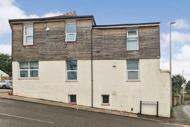 2 East Street, Chatham, Kent, ME4 5NJ 5