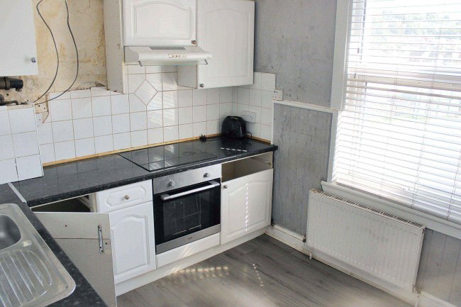 2 East Street, Chatham, Kent, ME4 5NJ 5