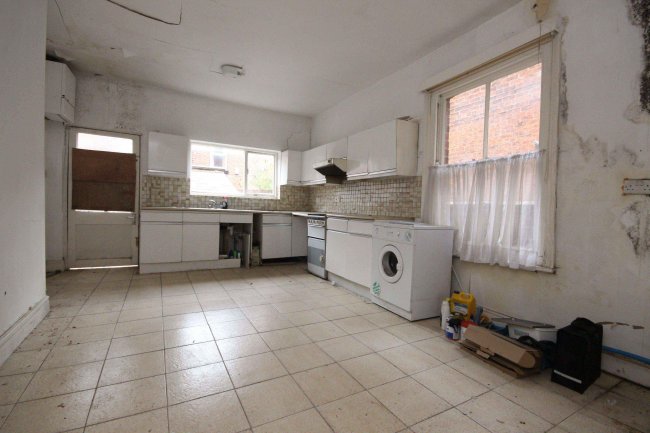 29 Halkyn Road, Chester, CH2 3QD 4