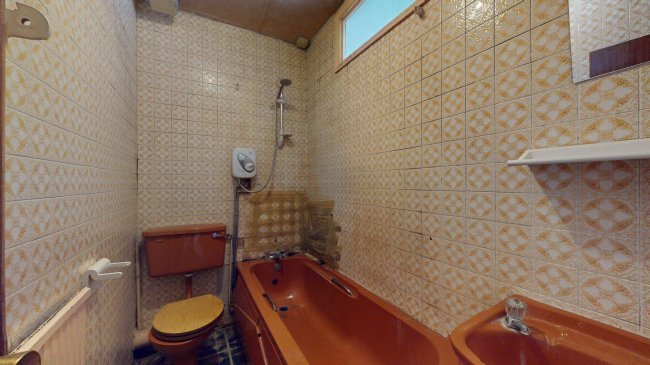 15A Empress Avenue, Ilford, Essex, IG1 3DE 1