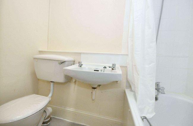 104B Oxford Gardens, London W10 6NG 3