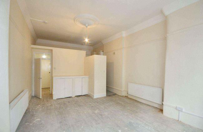 104B Oxford Gardens, London W10 6NG 3