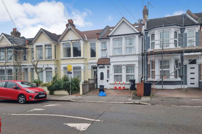 226/228 Kingston Road, Ilford, Essex, IG1 1PG 2