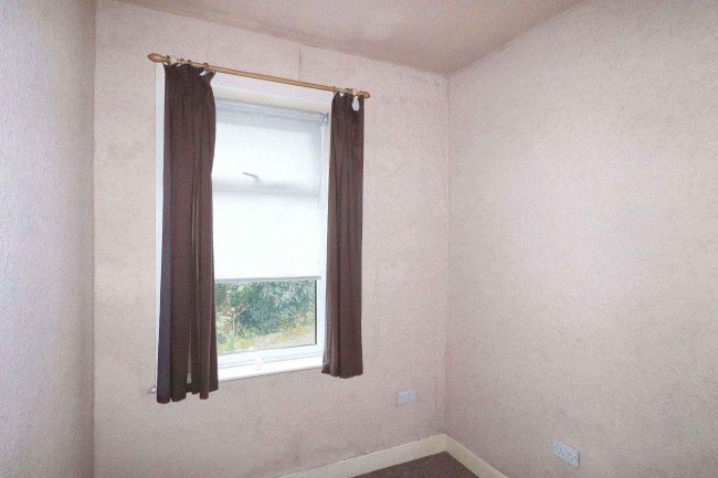 10 Station Road, Holywell Green, Halifax, HX4 9BQ 4