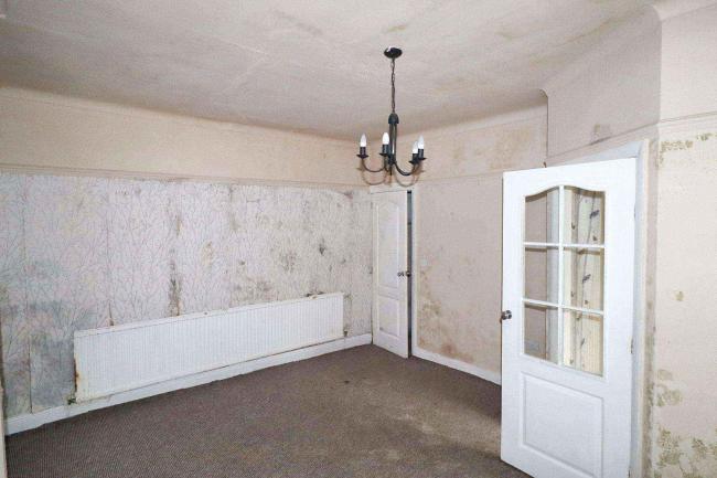 10 Station Road, Holywell Green, Halifax, HX4 9BQ 4