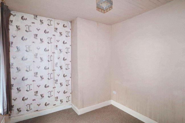 10 Station Road, Holywell Green, Halifax, HX4 9BQ 4