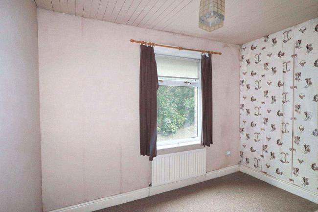 10 Station Road, Holywell Green, Halifax, HX4 9BQ 4