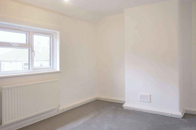 33 Oakhouse Road, Bexleyheath, Kent, DA6 7NA 3