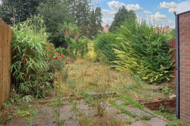 33 Oakhouse Road, Bexleyheath, Kent, DA6 7NA 3