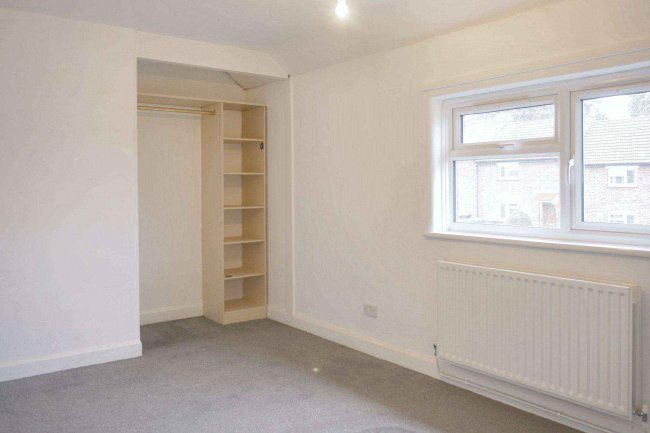 33 Oakhouse Road, Bexleyheath, Kent, DA6 7NA 3