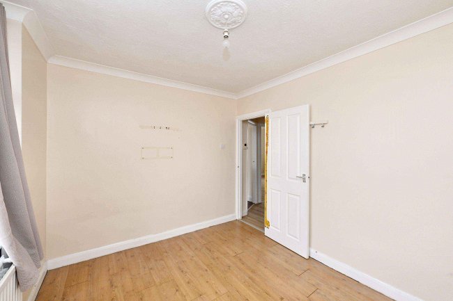 44 Arlington Crescent, Waltham Cross, Hertfordshire, EN8 7RN 9