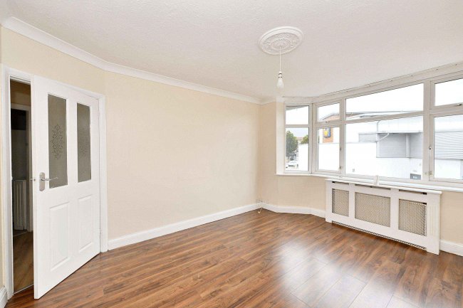 44 Arlington Crescent, Waltham Cross, Hertfordshire, EN8 7RN 9