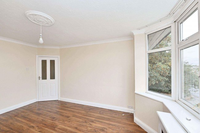 44 Arlington Crescent, Waltham Cross, Hertfordshire, EN8 7RN 9