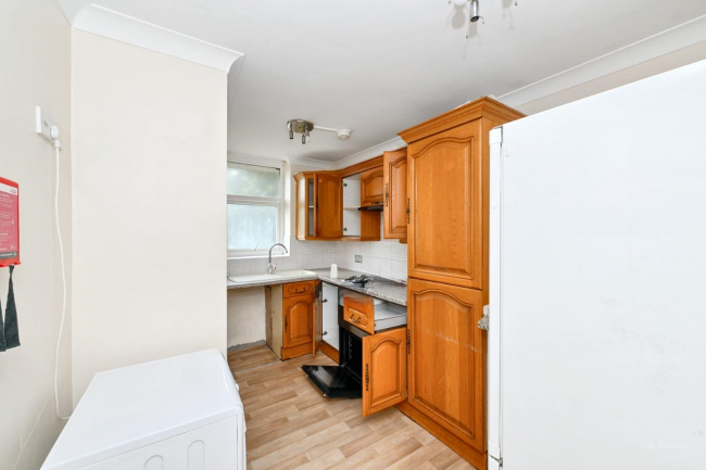 44 Arlington Crescent, Waltham Cross, Hertfordshire, EN8 7RN 9