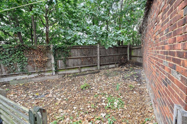 44 Arlington Crescent, Waltham Cross, Hertfordshire, EN8 7RN 9