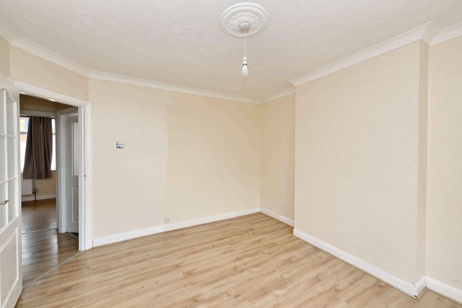 44 Arlington Crescent, Waltham Cross, Hertfordshire, EN8 7RN 9